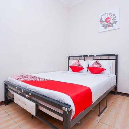 Hotel Collection O 1112 Comfitel Siwalankerto Aa4 Surabaya Exterior foto