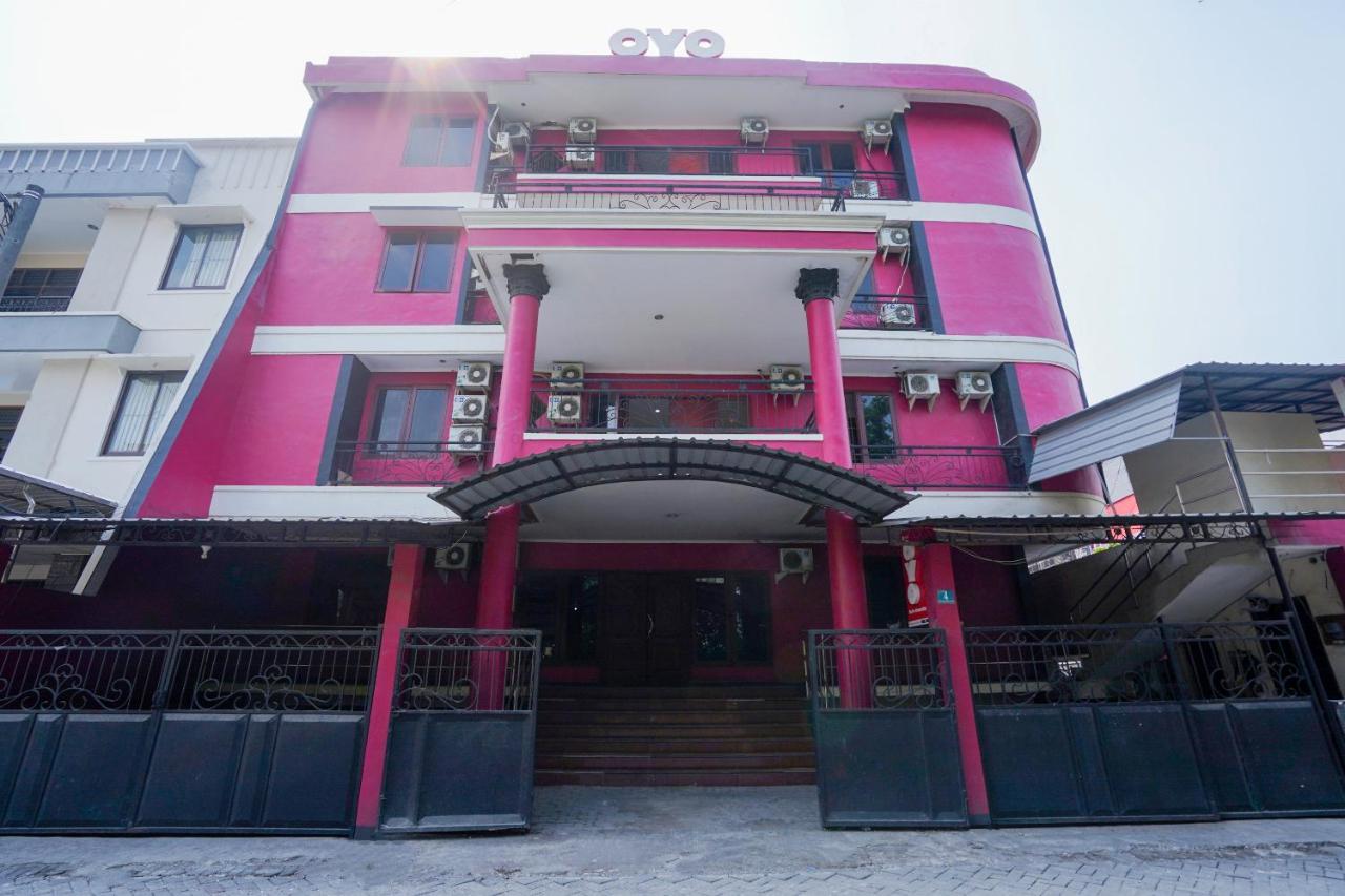 Hotel Collection O 1112 Comfitel Siwalankerto Aa4 Surabaya Exterior foto