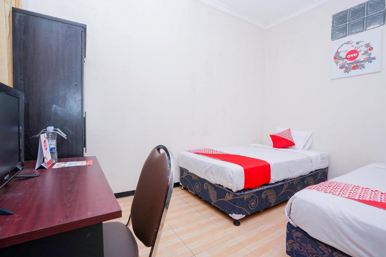 Hotel Collection O 1112 Comfitel Siwalankerto Aa4 Surabaya Exterior foto