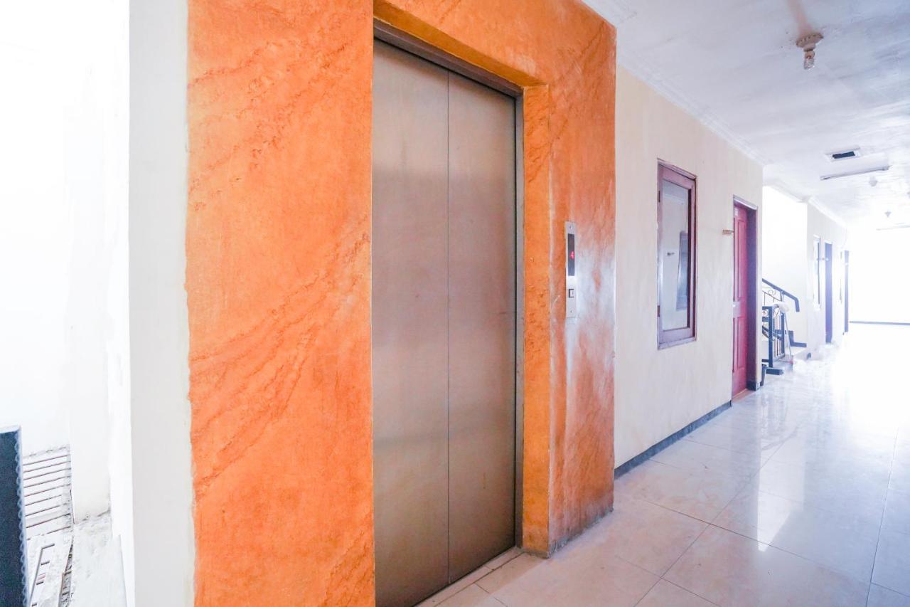 Hotel Collection O 1112 Comfitel Siwalankerto Aa4 Surabaya Exterior foto